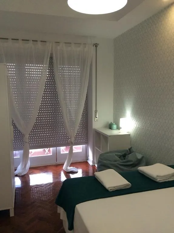 Πανσιόν 4U Lisbon IV Guesthouse Airport