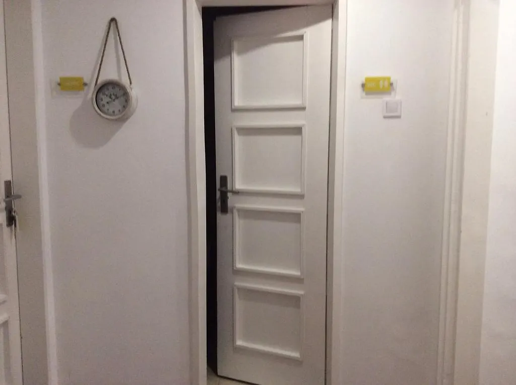 4U Lisbon IV Guesthouse Airport Πανσιόν