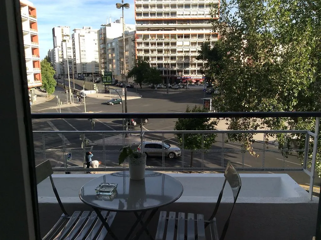 Πανσιόν 4U Lisbon IV Guesthouse Airport