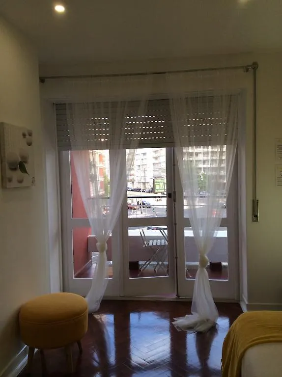 4U Lisbon IV Guesthouse Airport Πανσιόν